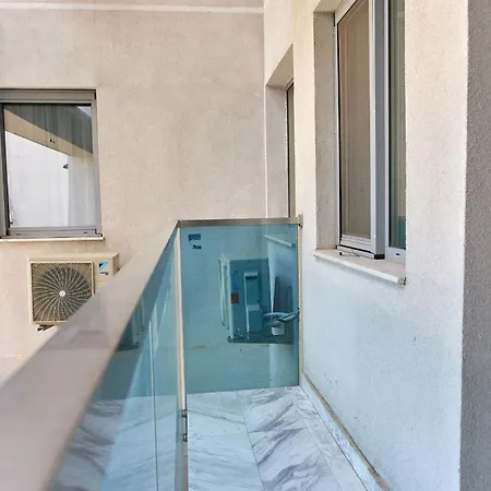 Wave 3 Apartment *
