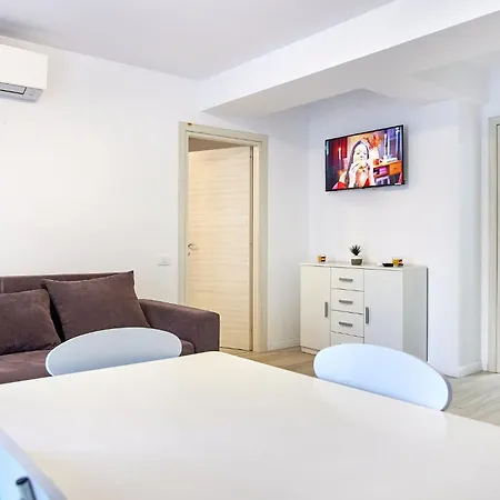 Wave 3 Apartment *